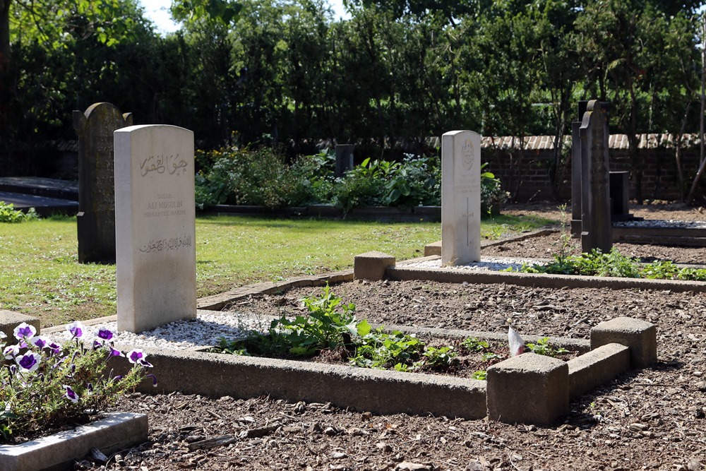 Commonwealth War Graves Protestant Cemetery Didam