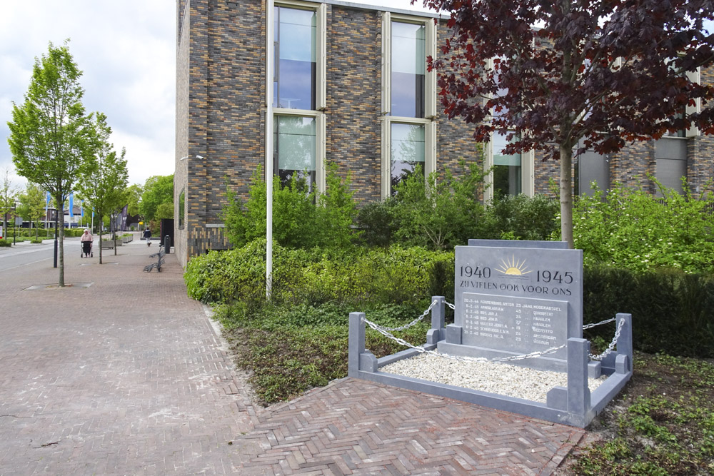 War Memorial Hoogkarspel #2