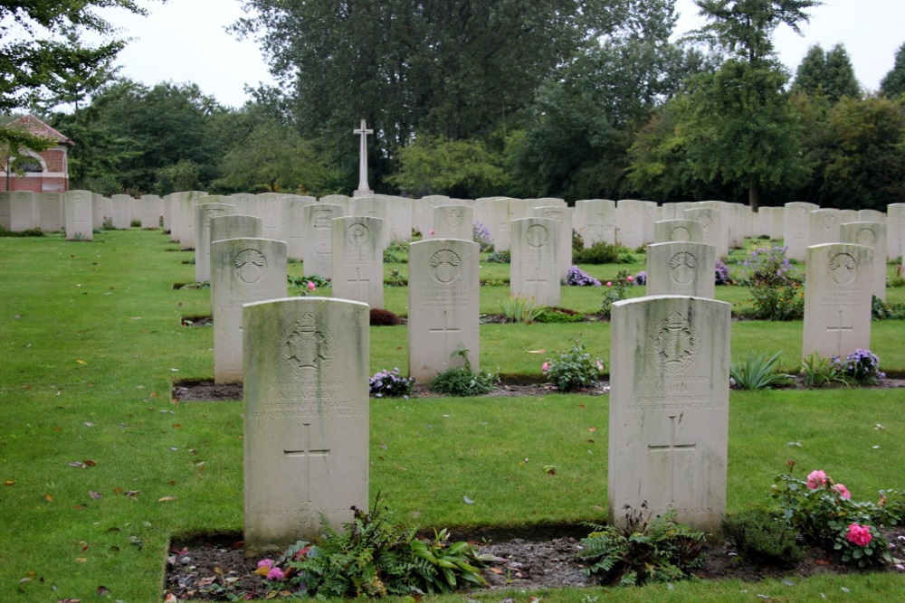 Commonwealth War Cemetery Royal Irish Rifles #3