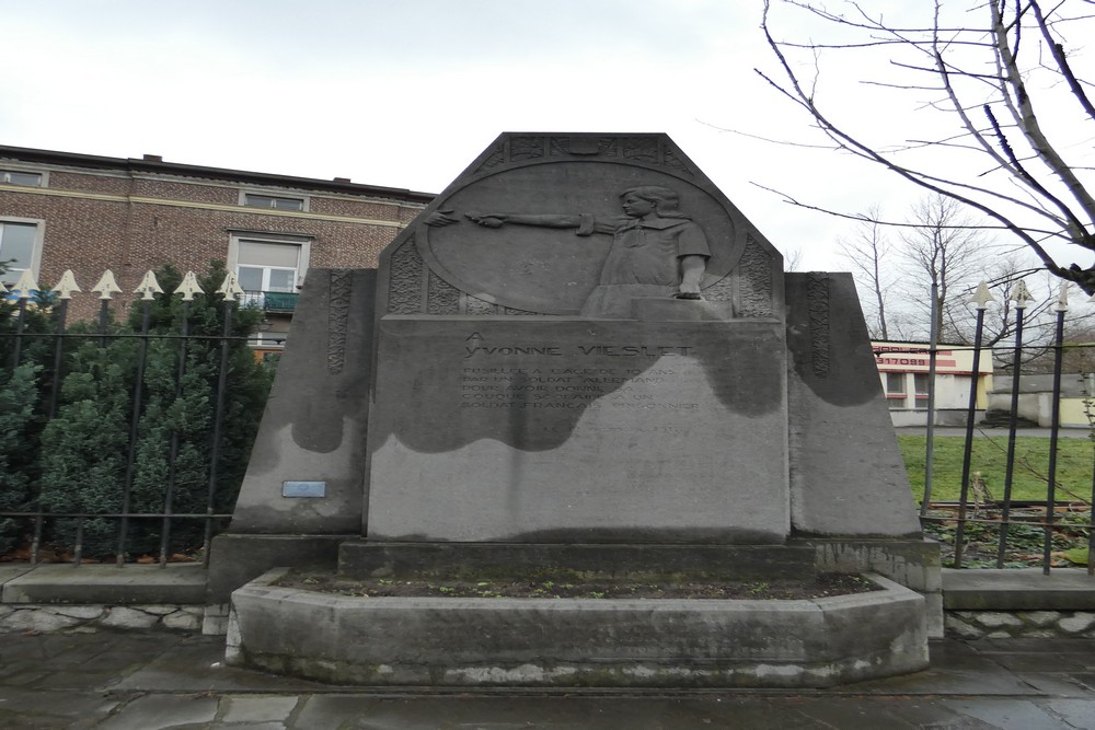 Monument Yvonne Vieslet Marchienne-au-Pont #3