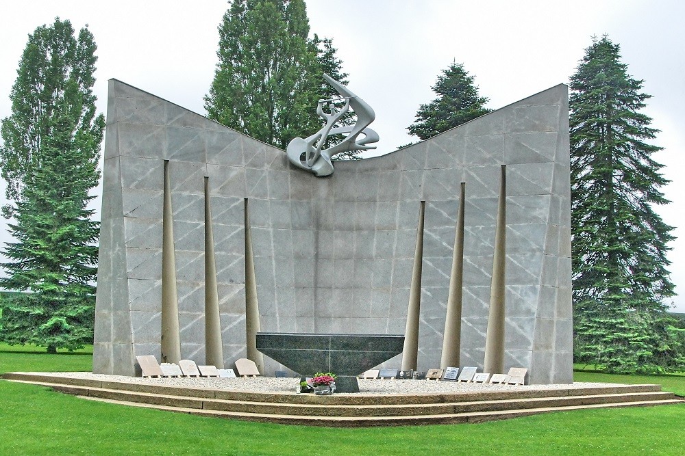 Polish Military Cemetery Grainville-Langannerie #1