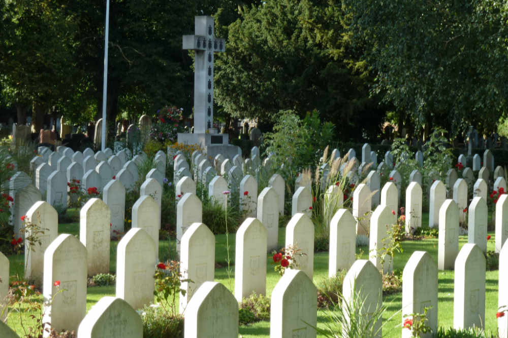 Polish War Graves Newark-on-Trent