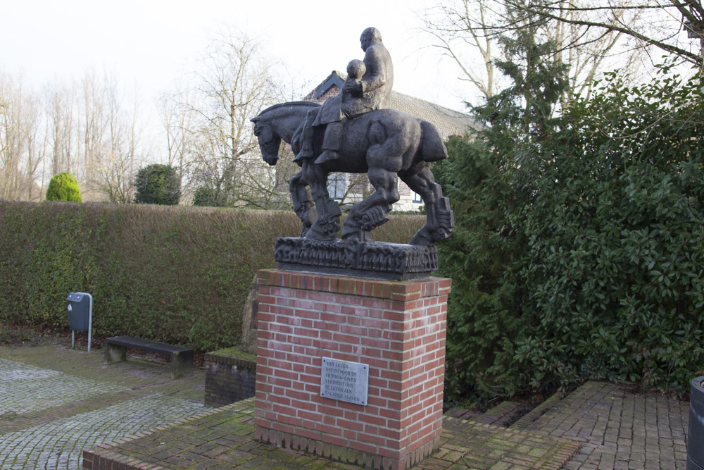 Oorlogsmonument Gennep #2