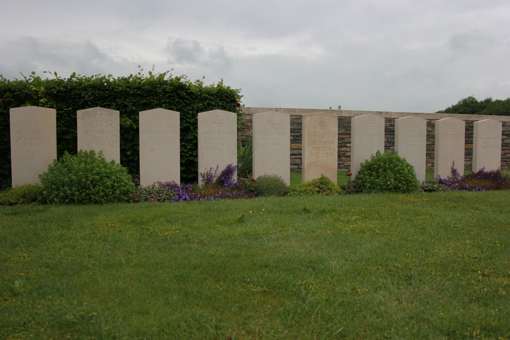 Commonwealth War Cemetery Orival Wood #4