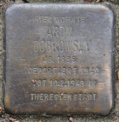 Stolpersteine Courbirestrae 16