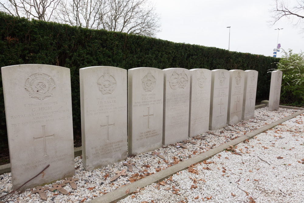 Commonwealth War Graves General Cemetery Heteren #2