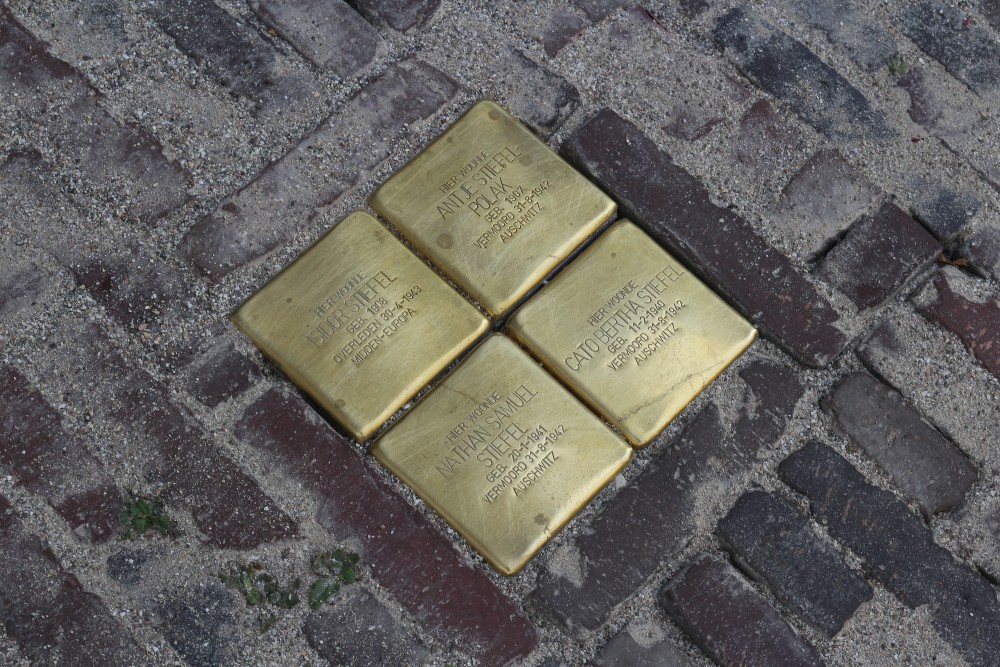 Stolpersteine Predikherenstraat 17bis