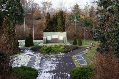 Massagraf & Monument Dwangarbeiderskamp Grobeeren