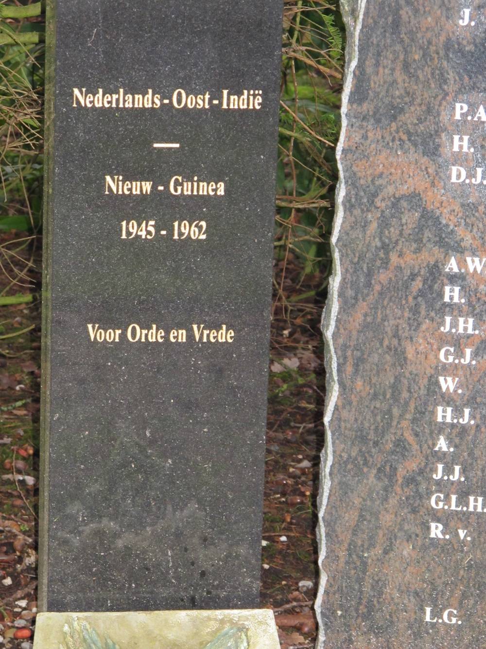 Indi En Nieuw Guinea Monument Apeldoorn #2