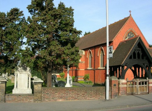 Commonwealth War Graves St Paul Churchyard