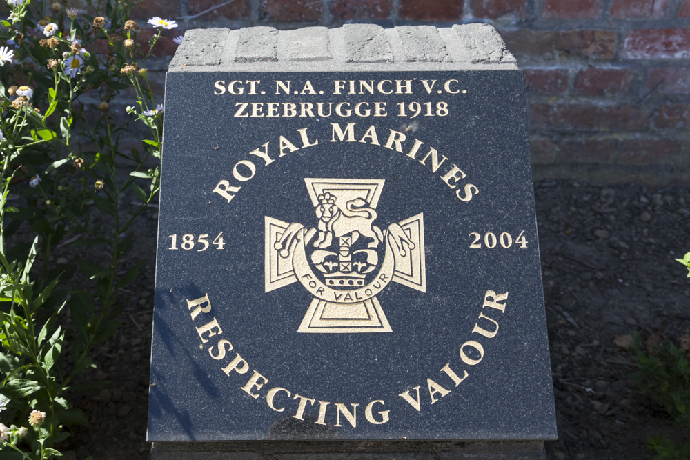 Memorials German War Churchyard No: 184 Zeebrugge #4