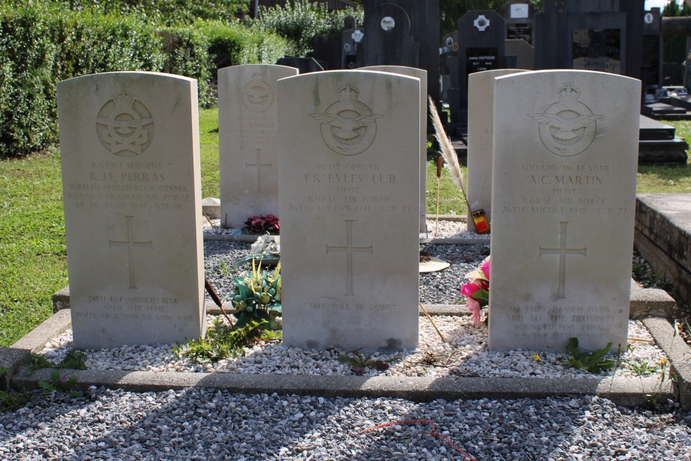 Commonwealth War Graves Handzame #2