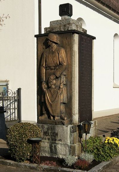 War Memorial Bizau #3