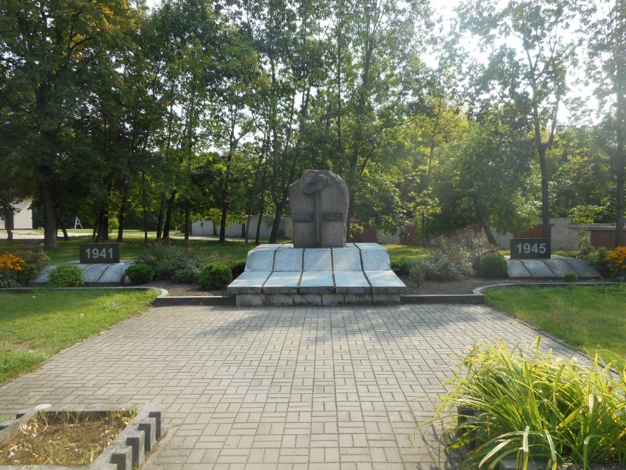 Oorlogsmonument Karmelava