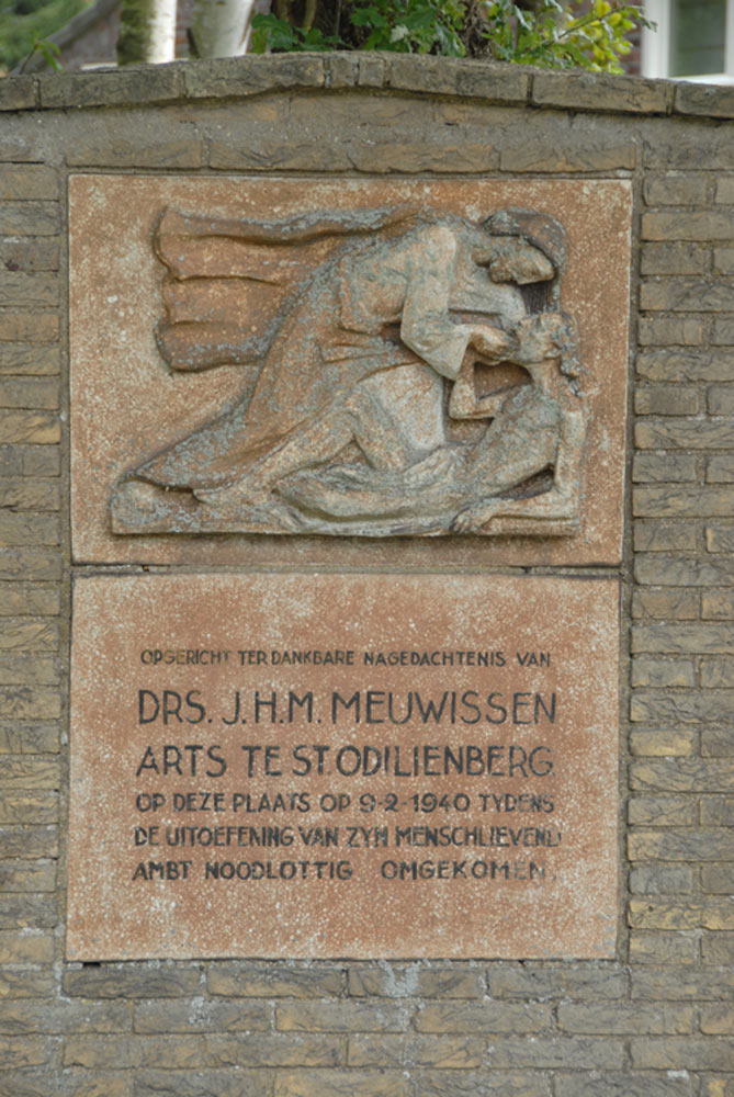 Herdenkingsmonument Dokter Meuwissen #4