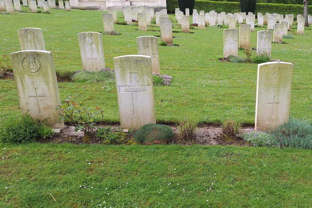 Commonwealth War Graves Glageon Extension #2