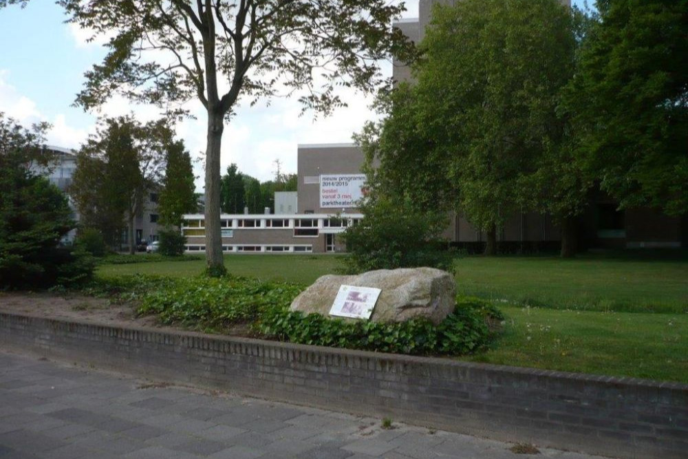 Liberation Route Marker 109: A paratrooper in Eindhoven #4