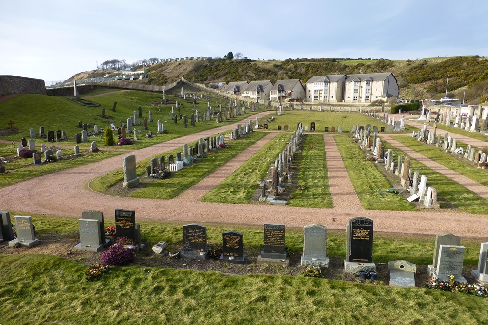 Commonwealth War Graves Kinghorn Cemetery #1