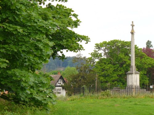 Oorlogsmonument South Holmwood #1