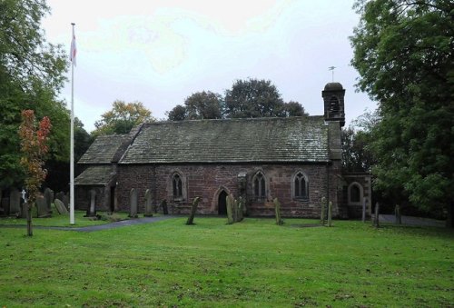 Commonwealth War Grave Euxton Churchyard