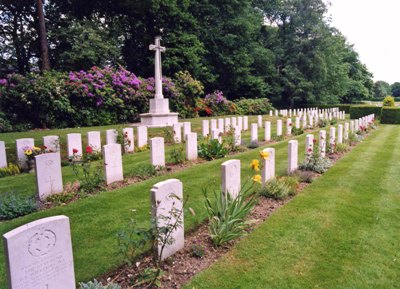 Commonwealth War Graves Hollybrook Cemetery #1