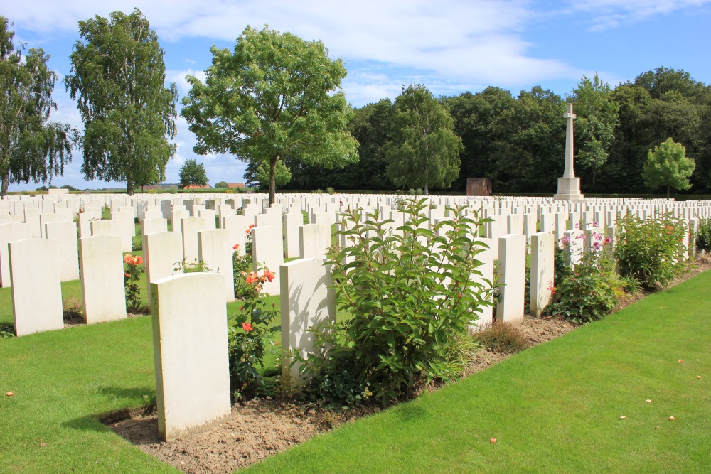 Commonwealth War Cemetery Dozinghem #4
