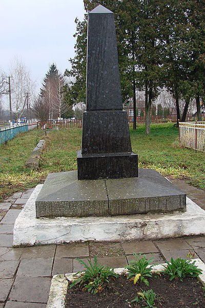 Mass Grave Soviet Soldiers Vysoke #1