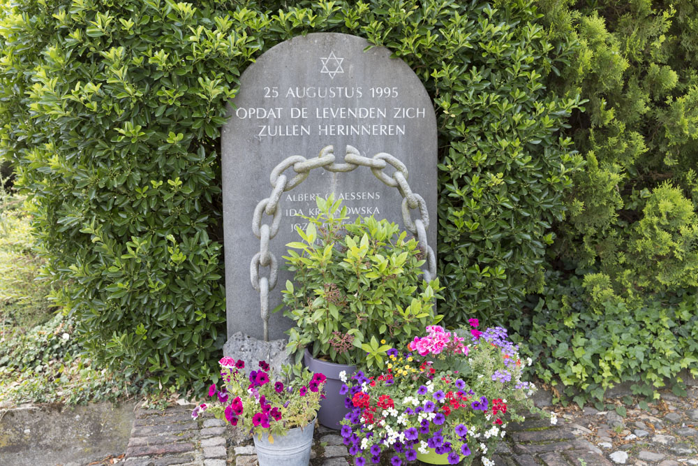 Memorial for the Jewish Claessens family #1