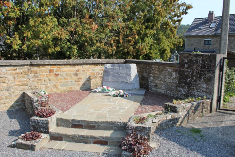 Oorlogsmonument Begraafplaats Poulseur