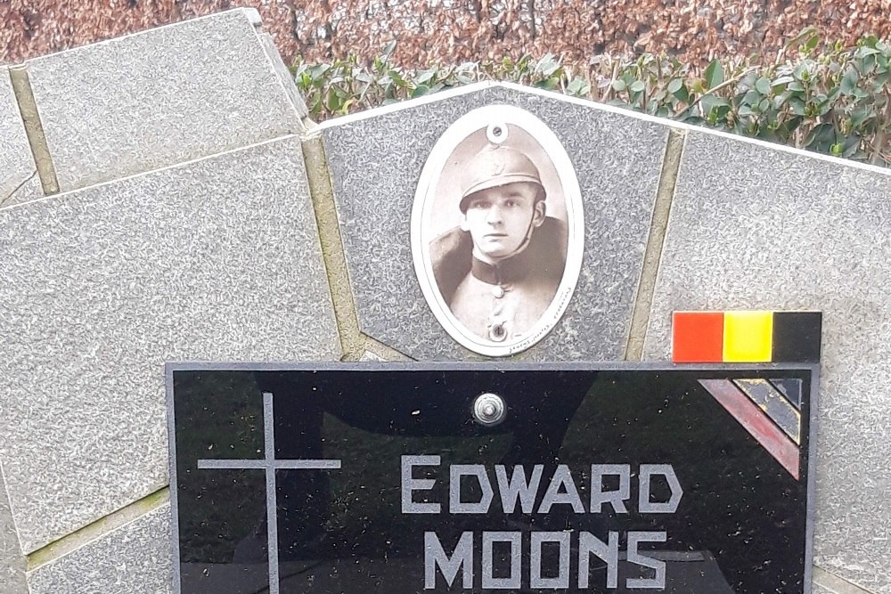 Belgian War Graves Vorselaar #2