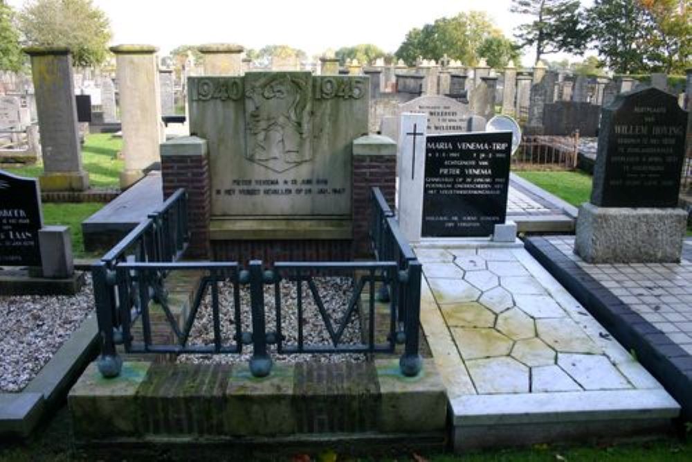 Dutch Resistance Grave Kiel-Windeweer #1