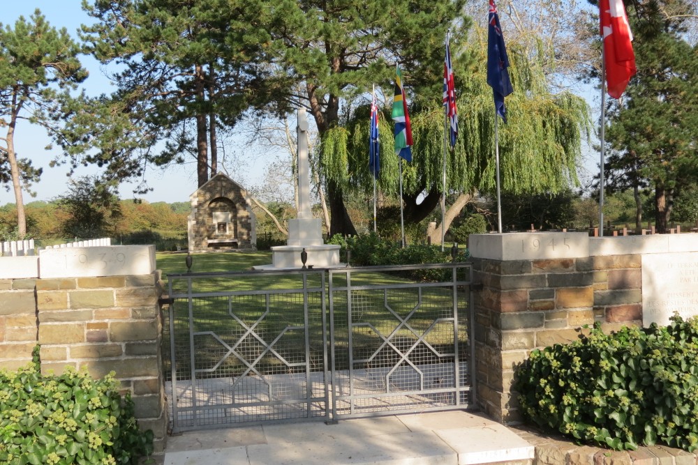 Commonwealth War Graves Oostduinkerke #4