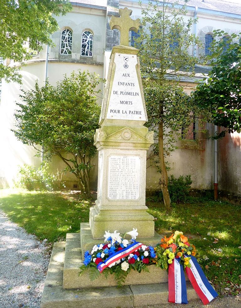 War Memorial Plomelin #1