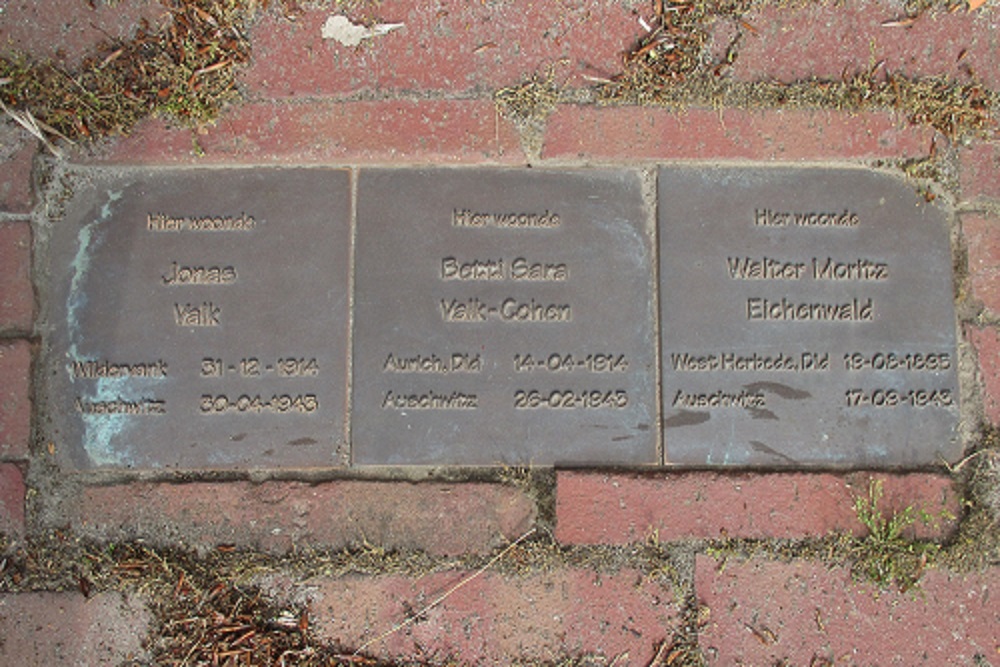 Memorial Stones Bareveldstraat 17