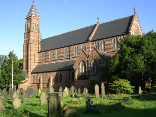 Oorlogsgraven van het Gemenebest Holy Cross Churchyard