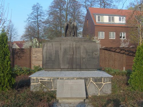 War Memorial Grüngräbchen #1