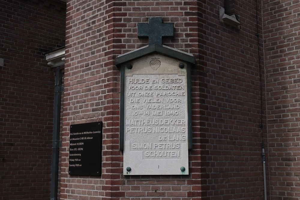 Oorlogsmonument Rooms-Katholieke Kerk #1