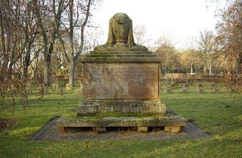 Duitse Oorlogsgraven Stdtischen Friedhof Frth #4