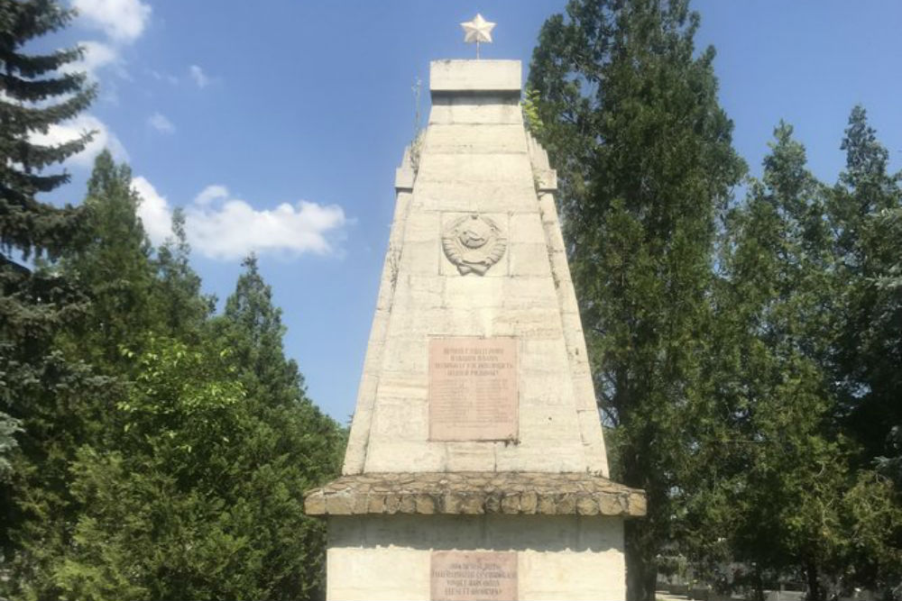 Mass Grave Soviet Soldiers Godollo #1