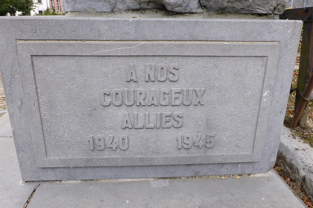 War Memorial Bièvre #5