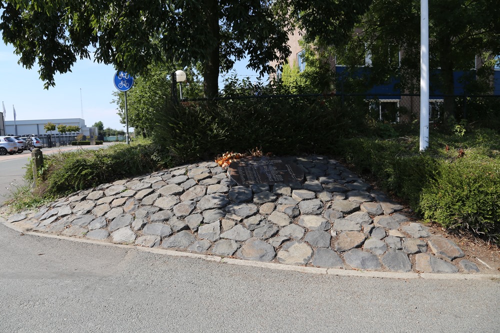 Monument Bombardement Looveer 17-09-1944 Huissen #2