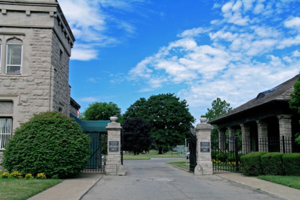 Commonwealth War Graves Woodmere Cemetery