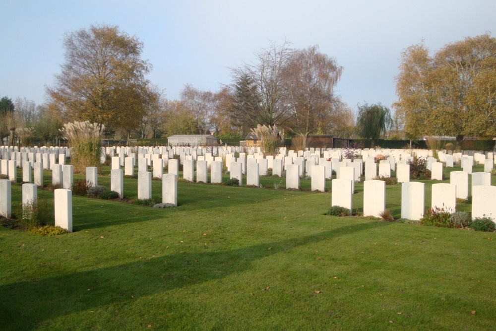 Commonwealth War Cemetery La Brique Military No. 2 #2