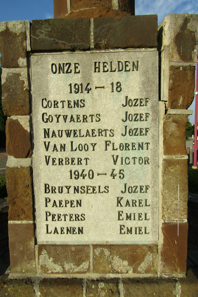 Oorlogsmonument Hulshout #2