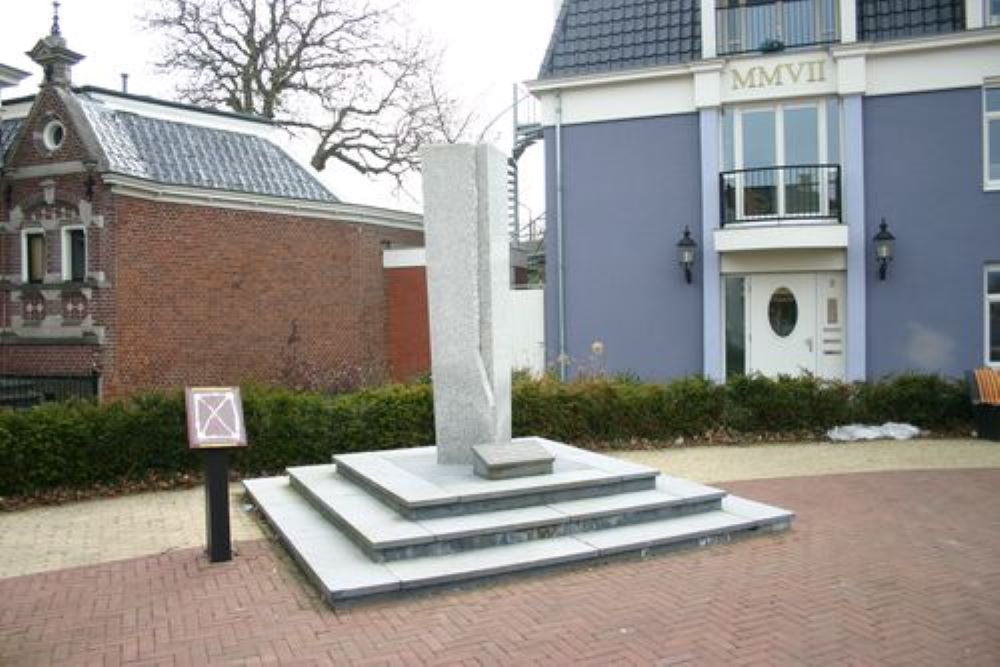 War Memorial Bedum #1