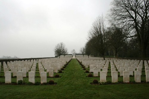 Oorlogsbegraafplaats van het Gemenebest Niederzwehren