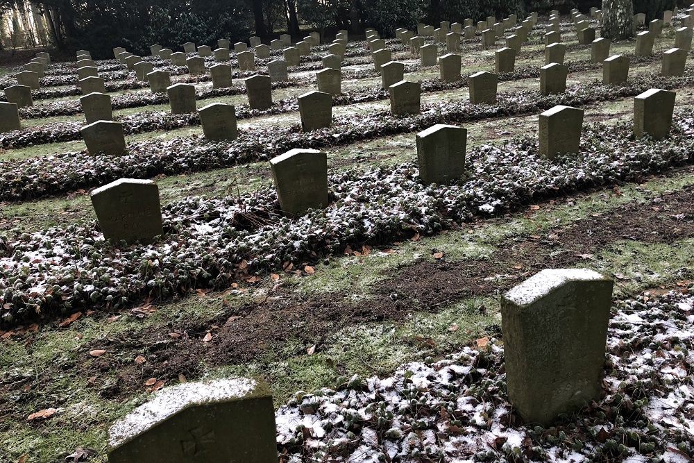 Duitse Oorlogsgraven Heger Friedhof #1