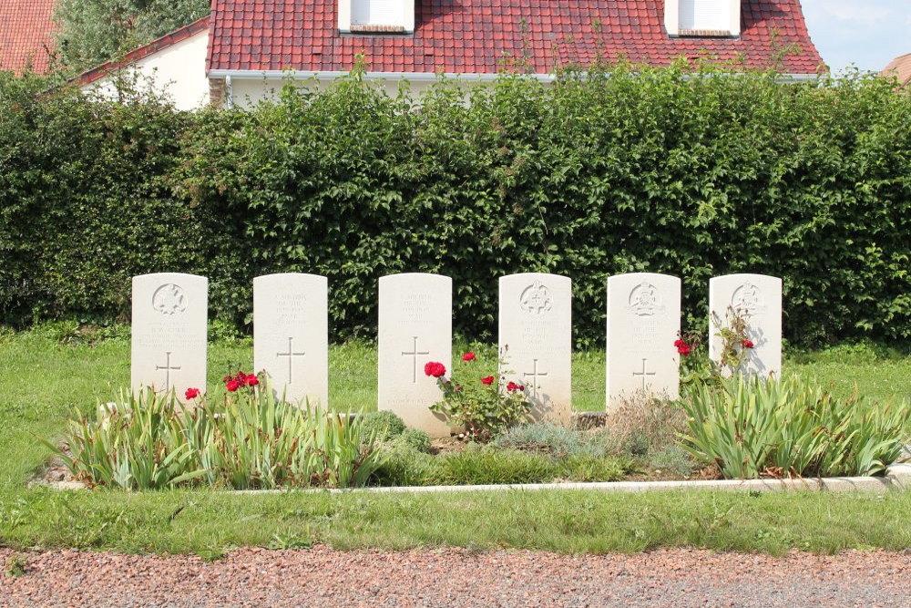 Commonwealth War Graves Pradelles