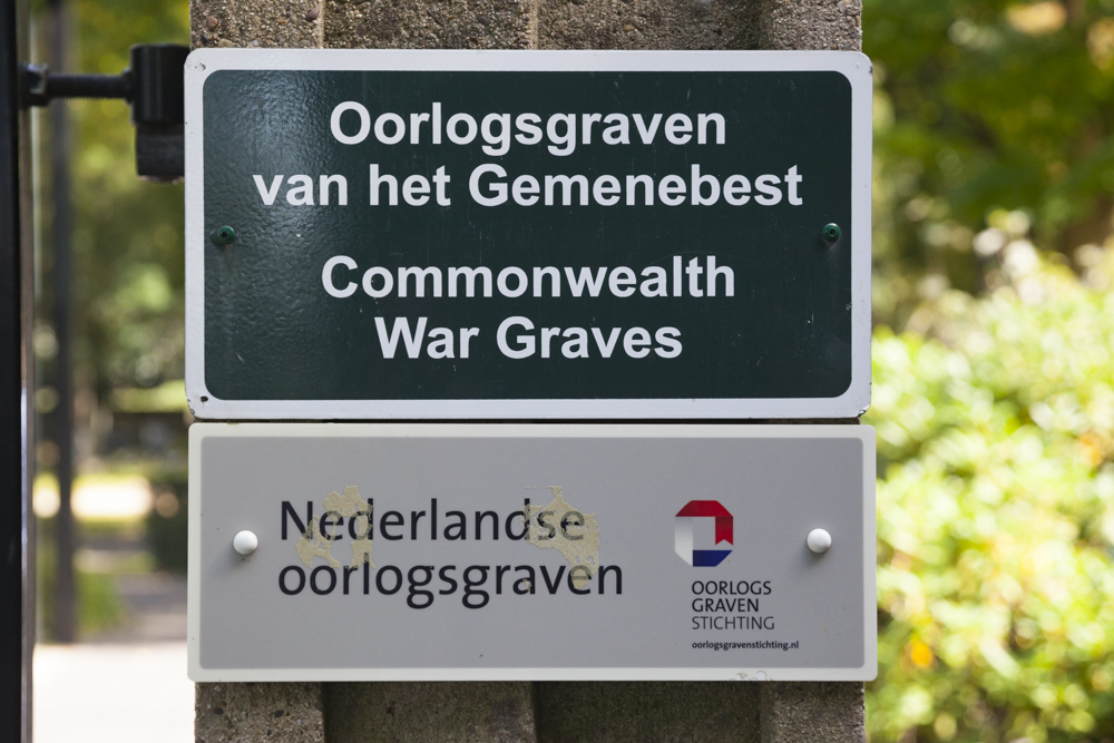 Dutch War Graves Protestant Cemetery De Leeuwer Enk Wageningen #2