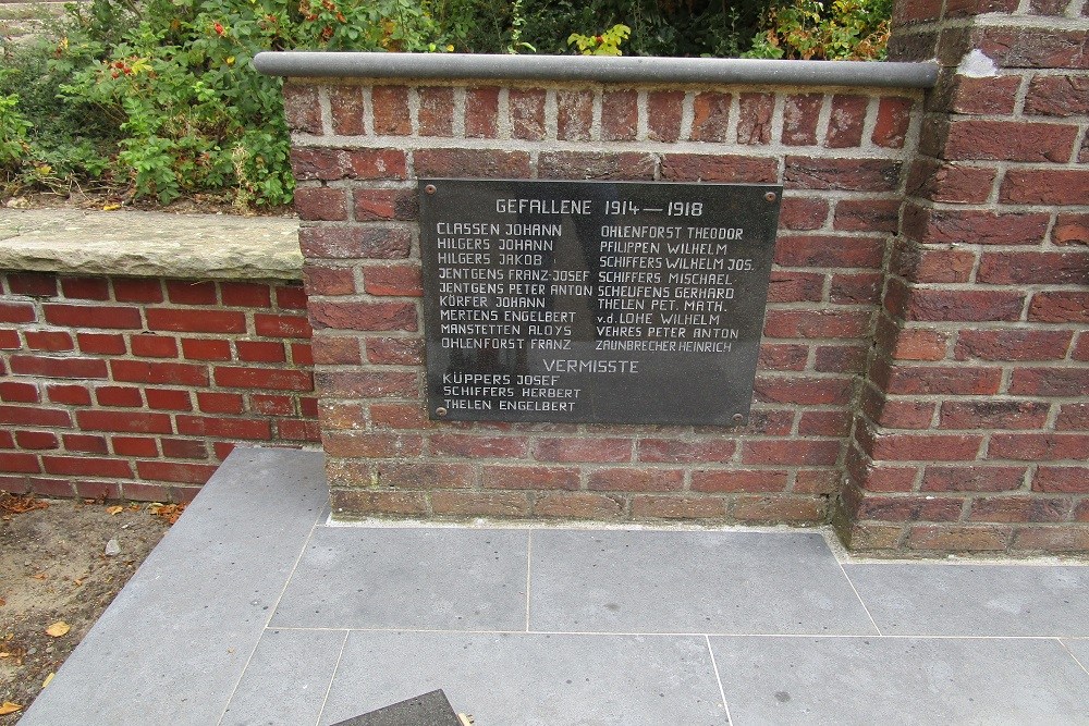 War Memorial Uetterath #2